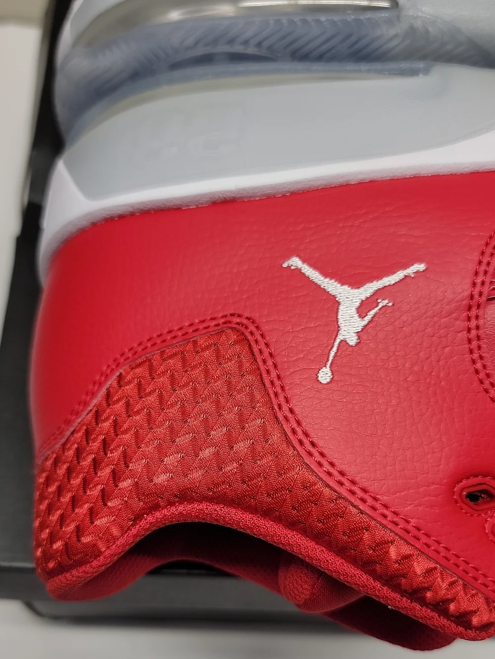 Jordan max aura